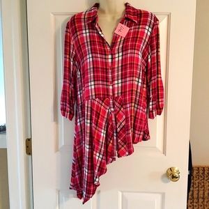 New York & Co. Asymmetrical plaid top - Medium